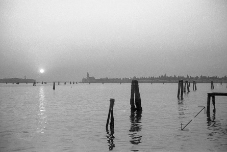 Arrivée sur Venise au soleil levant en août 1970 - Photo Didier Leplat