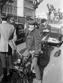 Mes copains à la sortie du lycée Albert-Camus de Bois-Colombes en mai 68